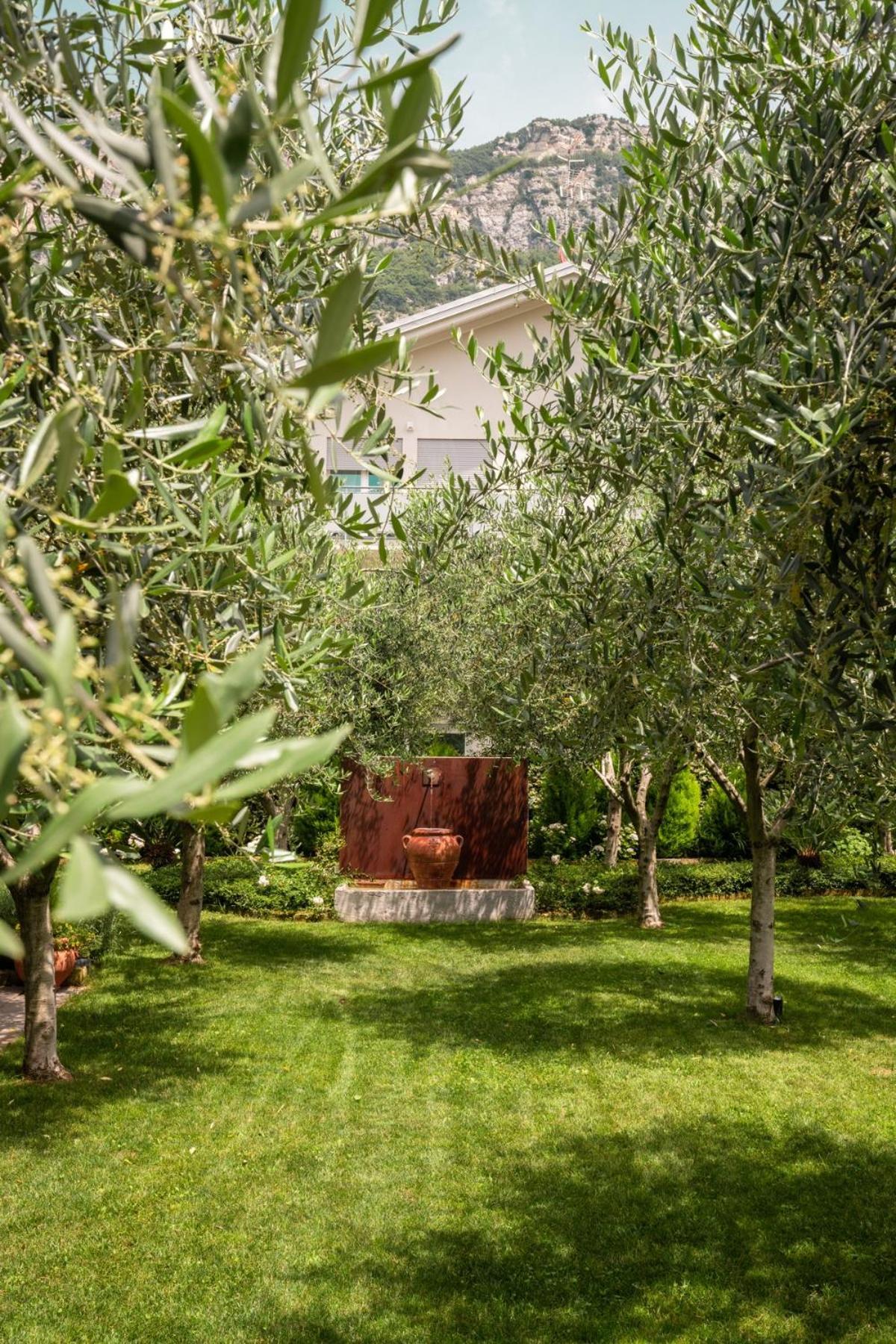 Casa 32 Loft - Garda Lake Torbole Sul Garda Bagian luar foto