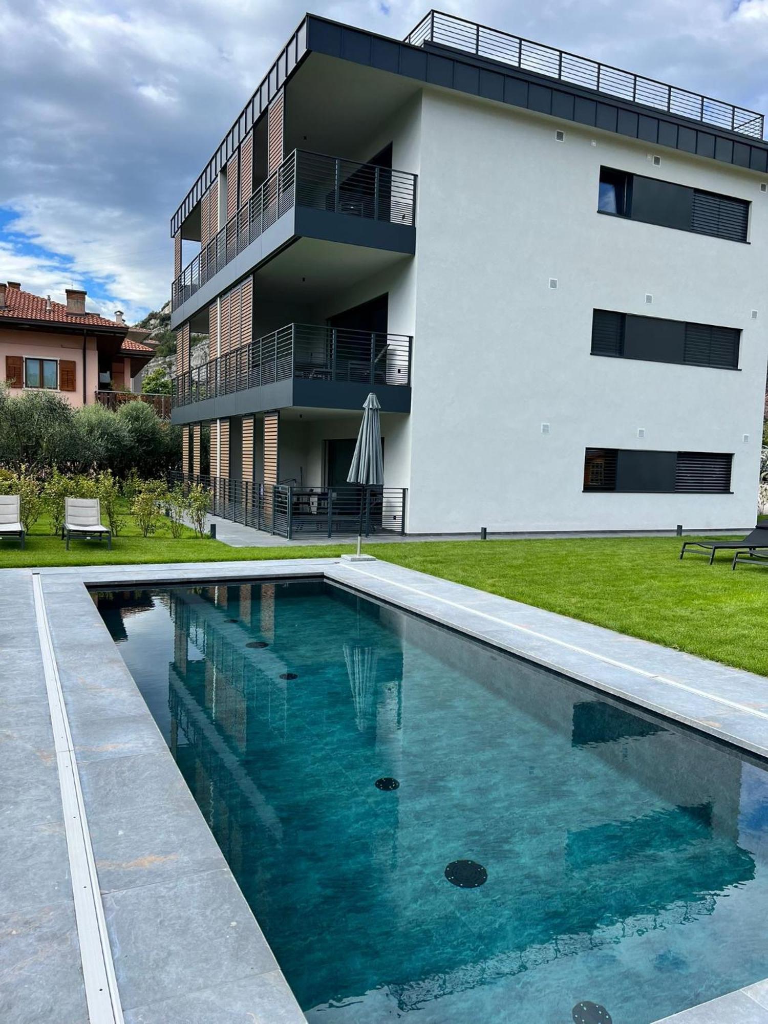 Casa 32 Loft - Garda Lake Torbole Sul Garda Bagian luar foto